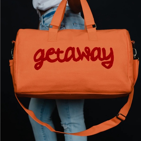 Last one! Attention jet setters! Amazing getaway duffle bag π§‘β€οΈ βοΈ - Picture 3 of 4